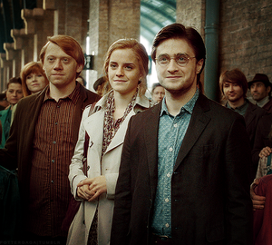 The-Trio-19-years-later-harry-james-potter-24798075-500-450[1]