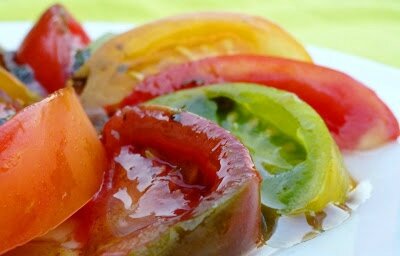 Gros plan sur la salade de tomates