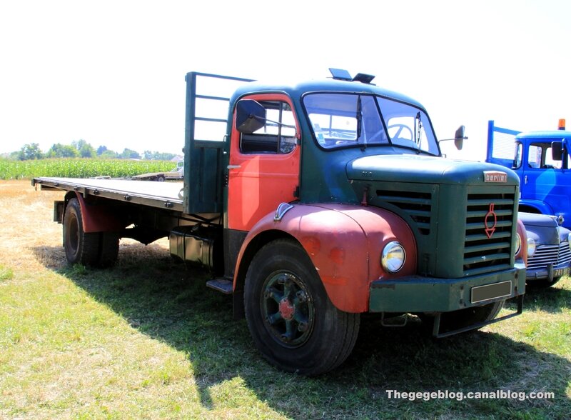 Berliet GLC plateau (6ème Fête Autorétro étang d' Ohnenheim) 01