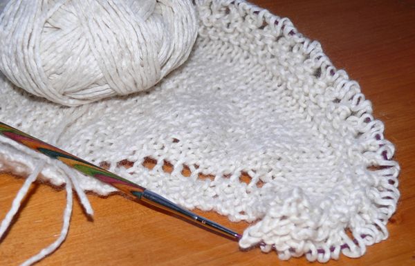 début châle demi cercle