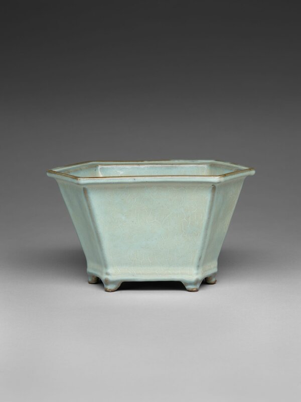 Elongated Hexagonal Flowerpot with Six Small Feet, Ming dynasty, 1368-1644, probably 15th century