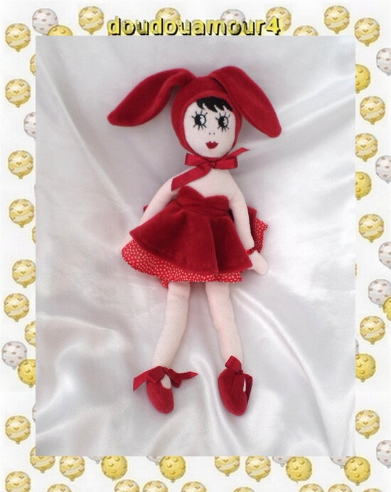 Peluche Doudou Poupée Lapin Chiffon Robe Rouge Sephora