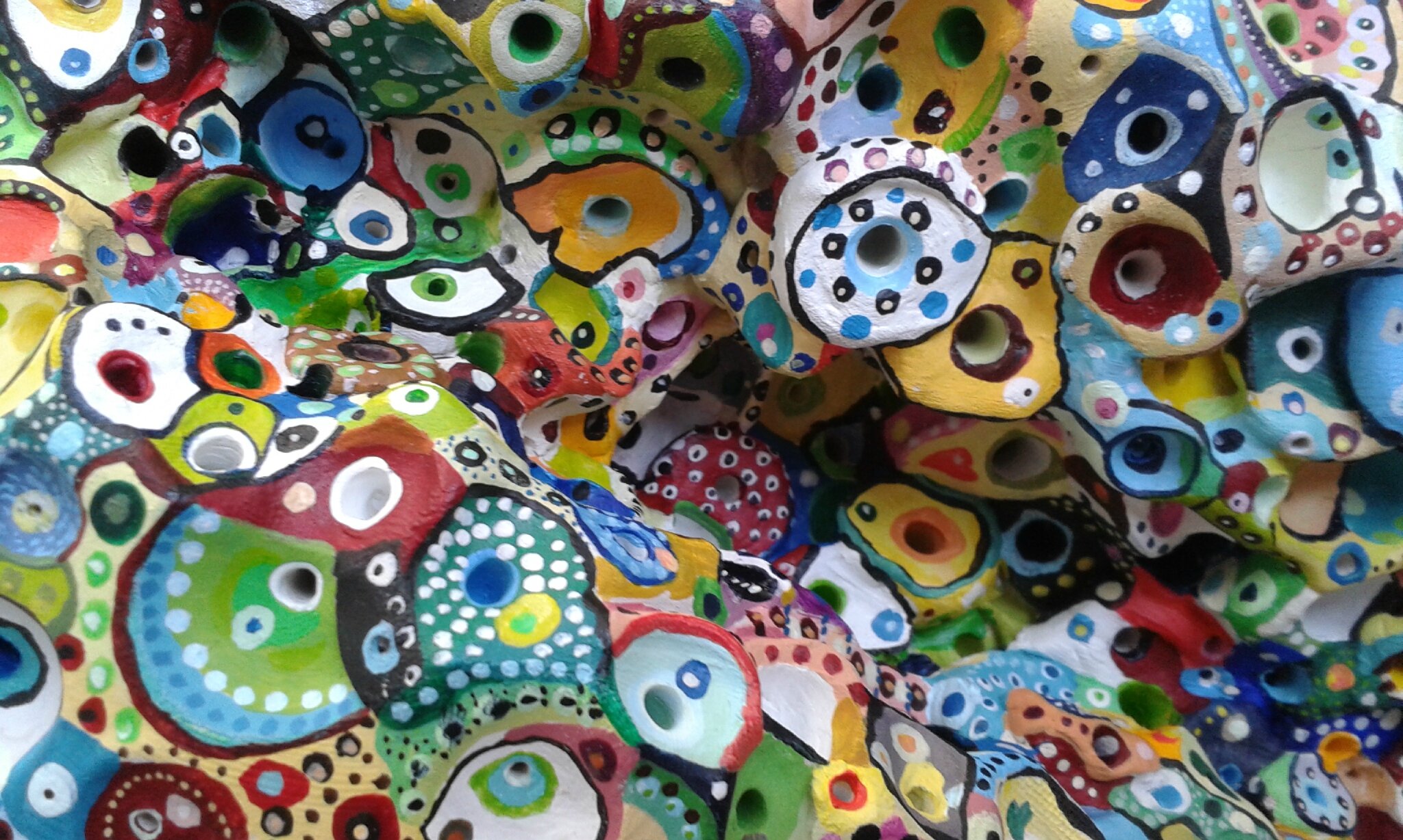Hervé THAREL SCHMIMBLOCK'S erda 2015 - acrylique sur argile Ø ± 30cm détail1