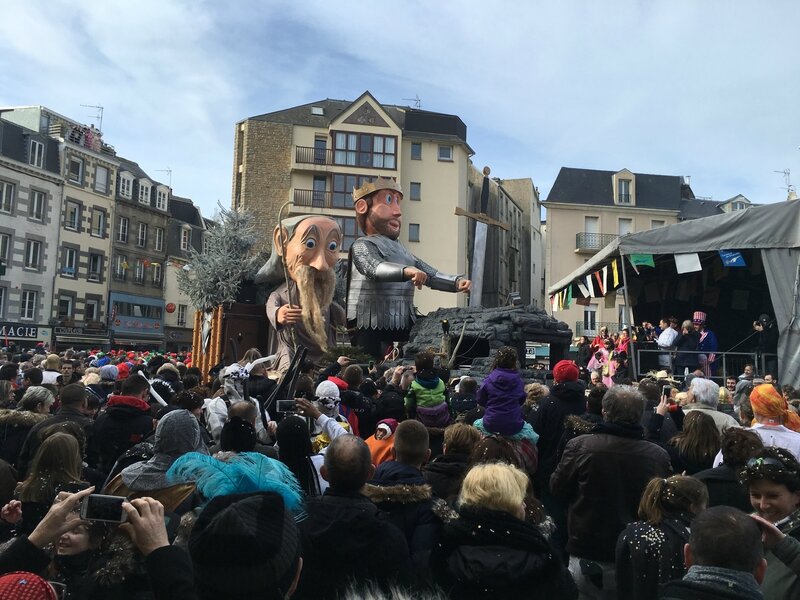 Carnaval de Granville la Grande Cavalcade dimanche 7 février 2016 char Excalibur Roi Arthur Merlin le magicien cours Jonville