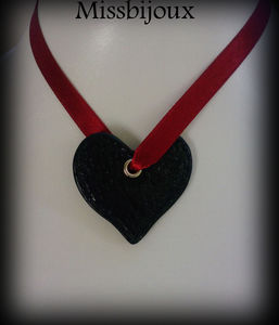 Pendentif_coeur_cuir_ruban_satin_rouge