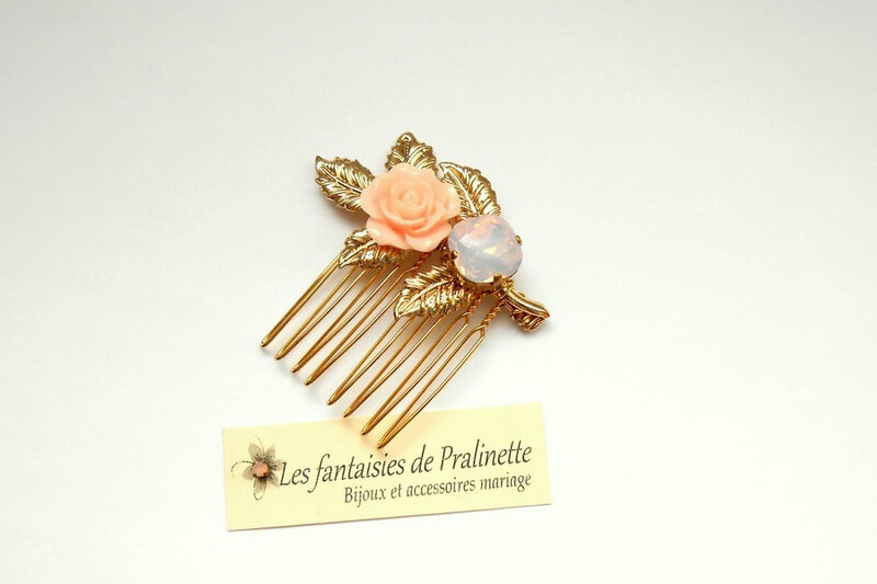 bijoux-mariage-peigne-mariée-rose-fleur-en-resine-feuilles-dorees-et-cristal-4