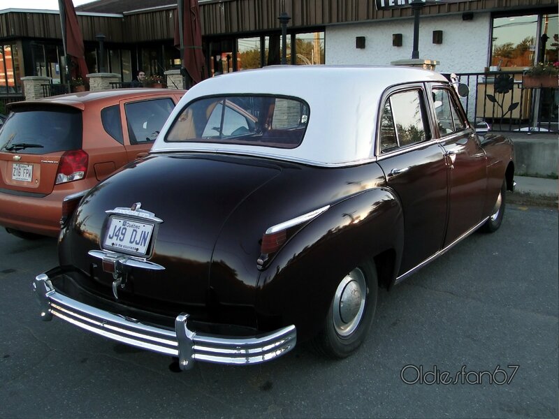 plymouth-deluxe-sedan-1949-b
