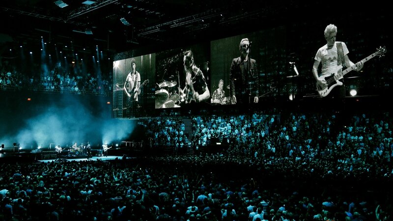 u2-innocence-experience-tour-live-in-paris-1920