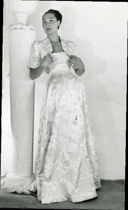 Cristóbal Balenciaga, robe du soir et boléro en satin et application de dentelle, 1947