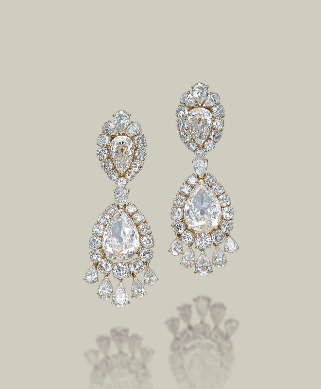 2013_GNV_01400_0177_000(a_magnificent_pair_of_diamond_ear_pendants_by_van_cleef_arpels)