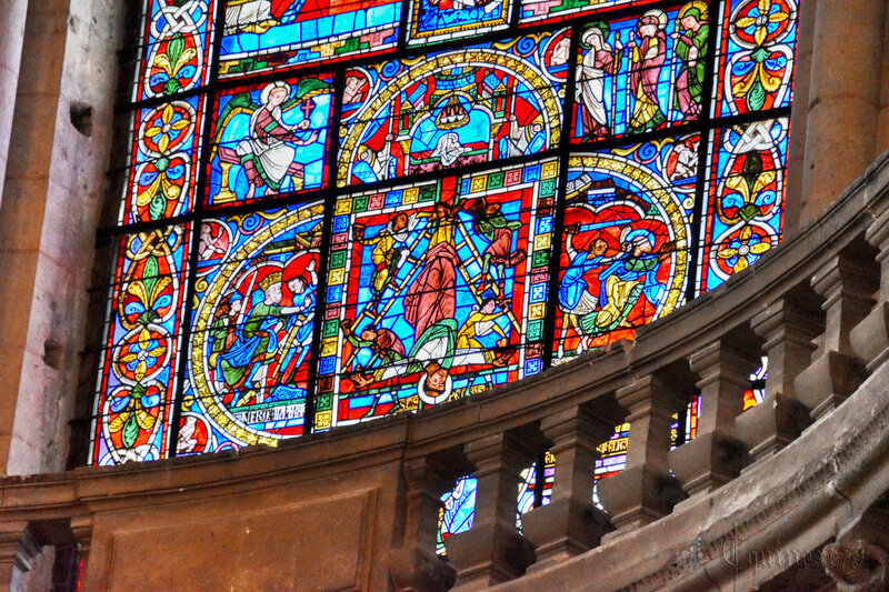 Le vitrail de la Crucifixion de la cathédrale de Poitiers – Aliénor d’Aquitaine, Henri Plantagenêt - Thibaud V de Blason et Valence de Mauzé (4)