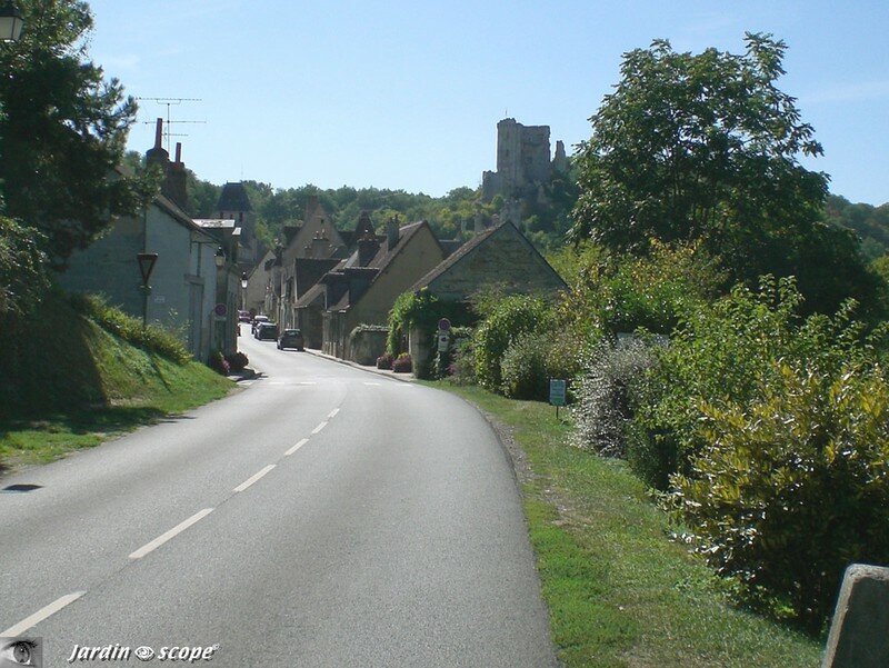 Entrée du village en venant de Sasnières
