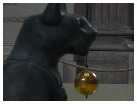 chat_pendule_Pantheon