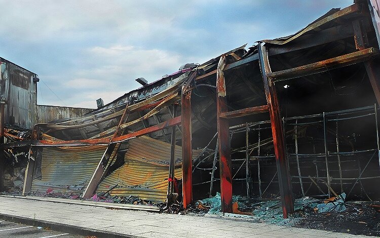 Ruines d'une halle