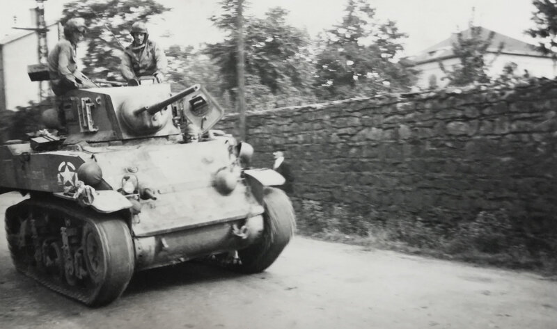 chars 1e DB, Saint-Chamond, sept 1944 (2)