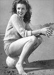 1945_beach_sitting_green_pull_030_1a