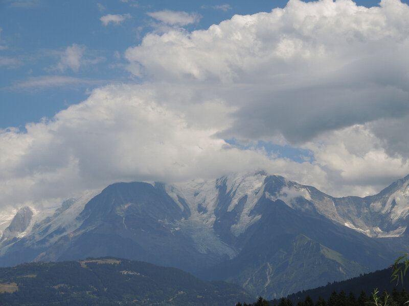Cordon, Mont Blanc dans les nuages (74)
