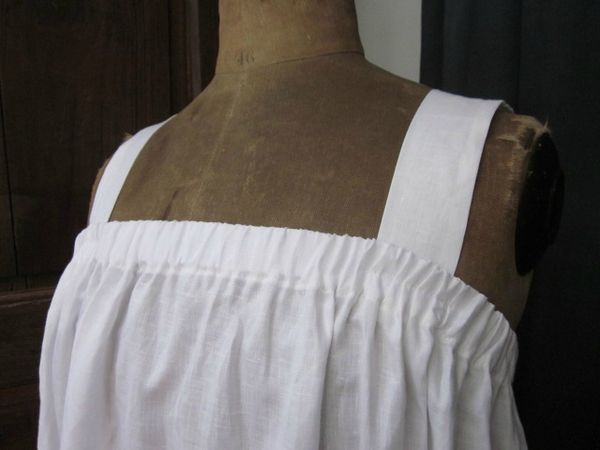 Robe Champêtre en lin blanc ornée de 4 volants de coton vichy, pois et fleurs (4)