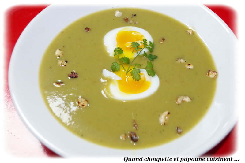 velouté aux verts de poireaux et oeuf mollet-2507