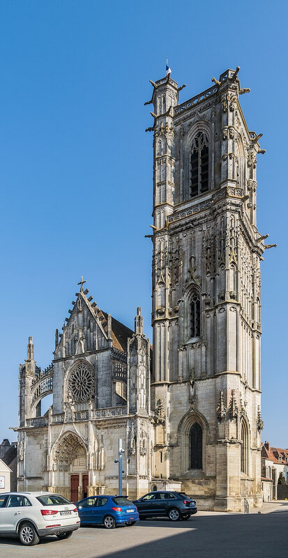 800px-Saint_Martin_church_in_Clamecy_(5)