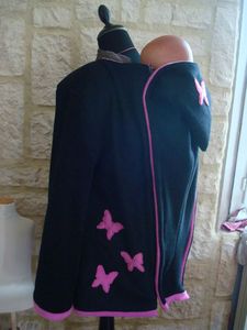 veste de portage hiver noire et rose papillons (19)