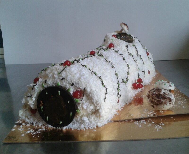 Bûche de Noël façon gâteau mont-blanc du Custos