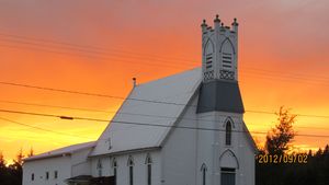 les iles madeleine trajet superbe coucher de soleil sur fond d'église