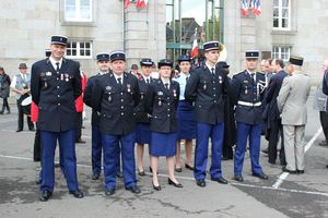 cérémonie 8 mai 2013 Avranches décoration récipiendaire gendarme