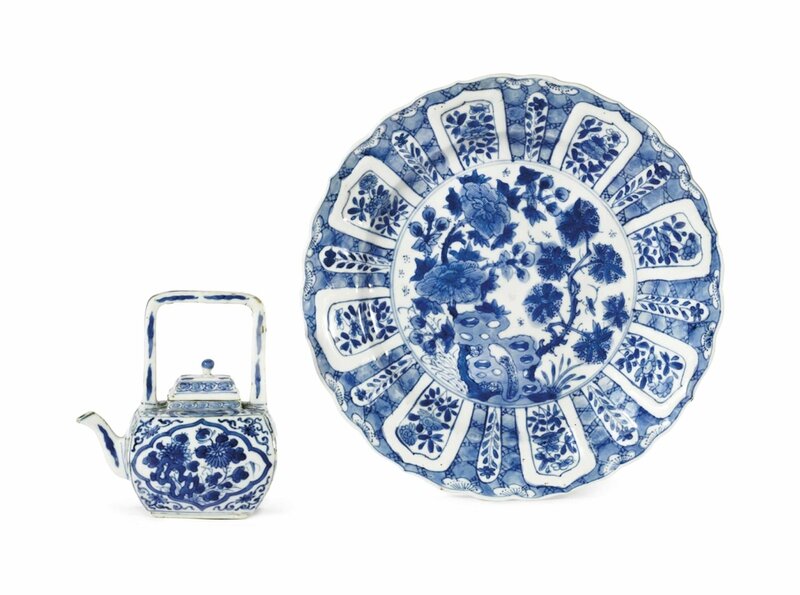 A blue and white faceted ewer and cover, Kangxi period (1662-1722)