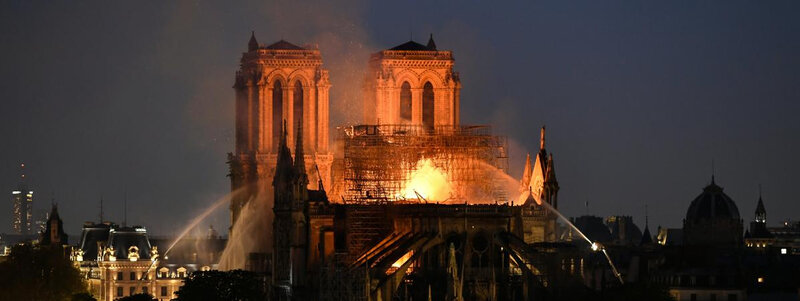 tribune après l'incendie