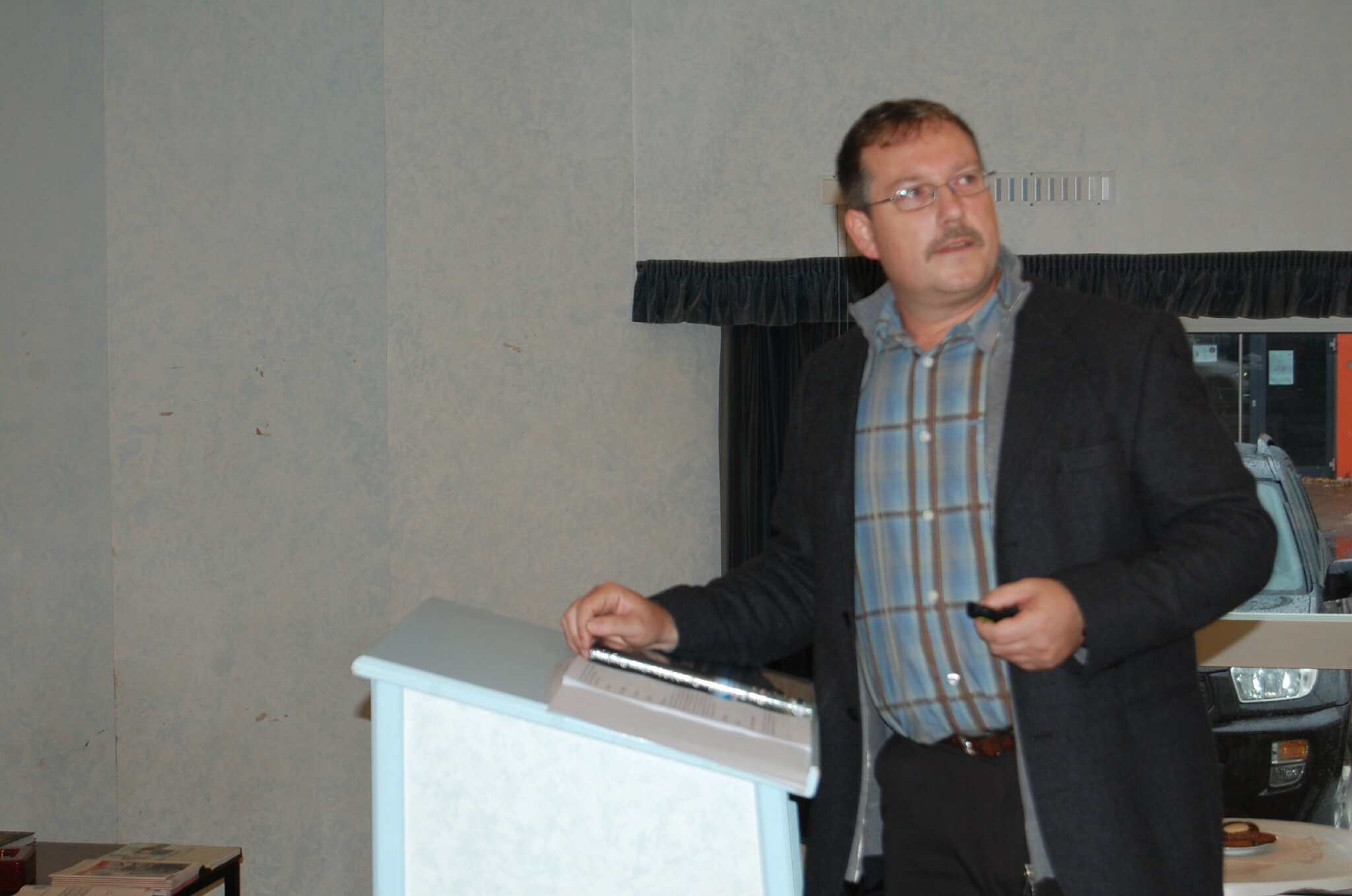 Dr Eric Glansdorp