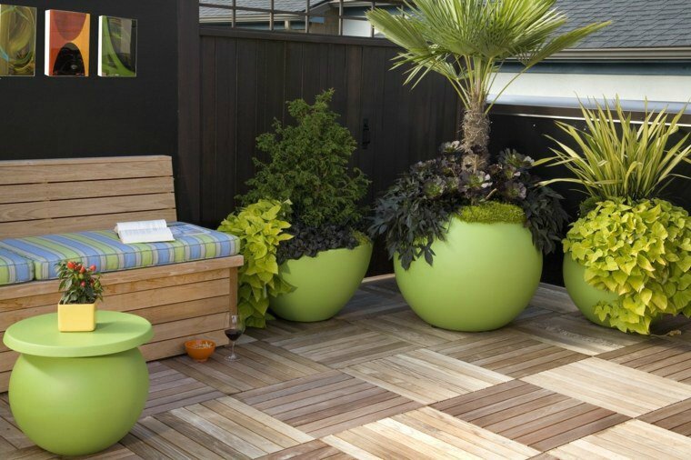 amenagement-terrasse-plante-exterieur-pot