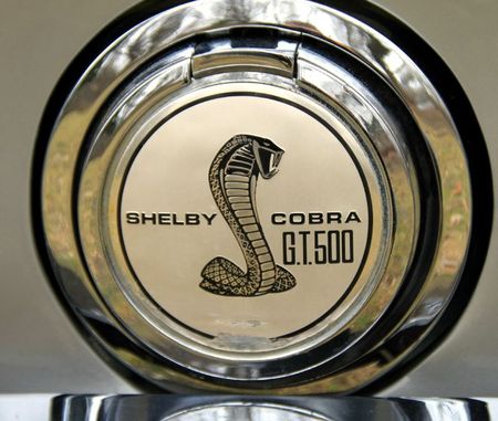 Shelby GT500 KR fastback de 1968 (Retrorencard mars 2012) 05