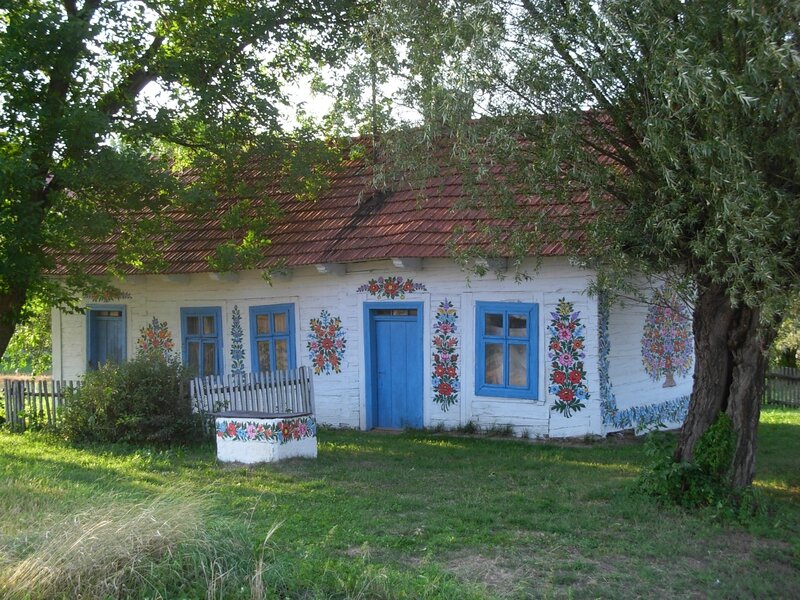 Zalipie_-_painted_cottage_04