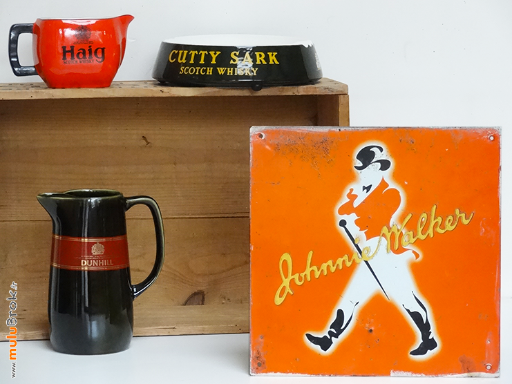 JOHNNIE-WALKER-WHISKY-PUB-4-muluBrok-Vintage