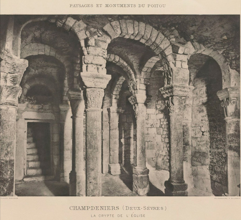 Crypte de l'église de Champdeniers