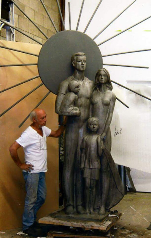 DF with his last sculpture_FAMILY