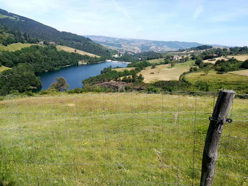 23 juin 2019, chemin qui descend vers le lac, barrage de Soulages, 11 h 32