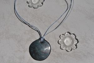 pendentif_fleurette_bleu