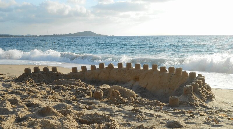 chateau-sable-mer-plage-activité-faire-construire-fabriquer-enfant-enfants-vacances-été (3)