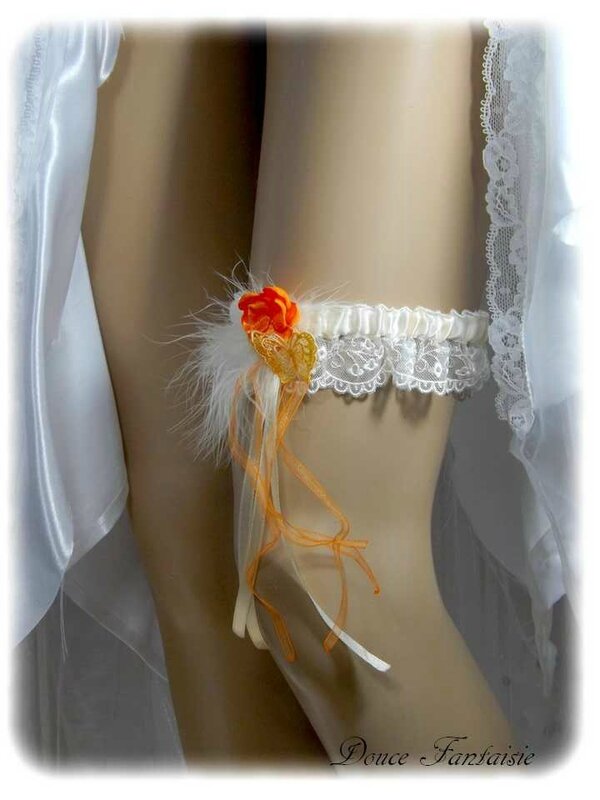 Jarretière de mariage papillon orange ivoire dentelle plume