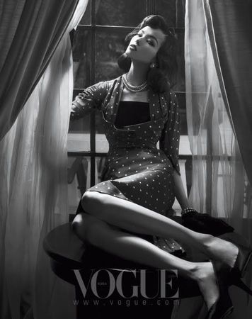 Sun_Fei_Fei___Vogue_Korea_July_2010___1