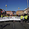 <b>GILETS</b> <b>JAUNES</b> : LES <b>GILETS</b> <b>JAUNES</b> NICOIS ONT DEFILE DANS LE CALME ET LA SERIENITE DANS LES RUES DE NICE MERCI A EUX !