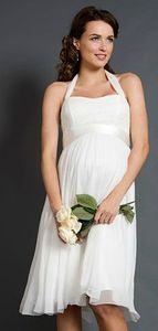 110816-maternity-wedding-dresses_clip_image003