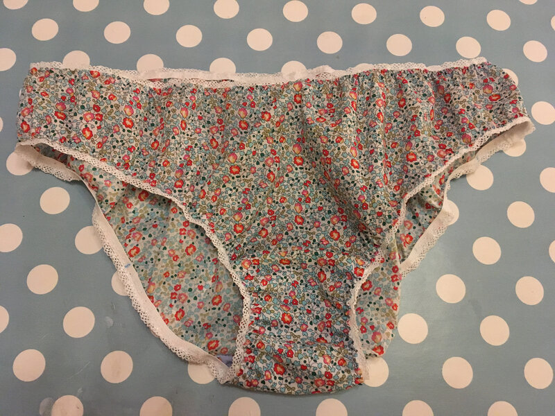 culotte Liberty Eloise bleu vert et elastique a picot blanc modele charly de je fais mes dessous 42