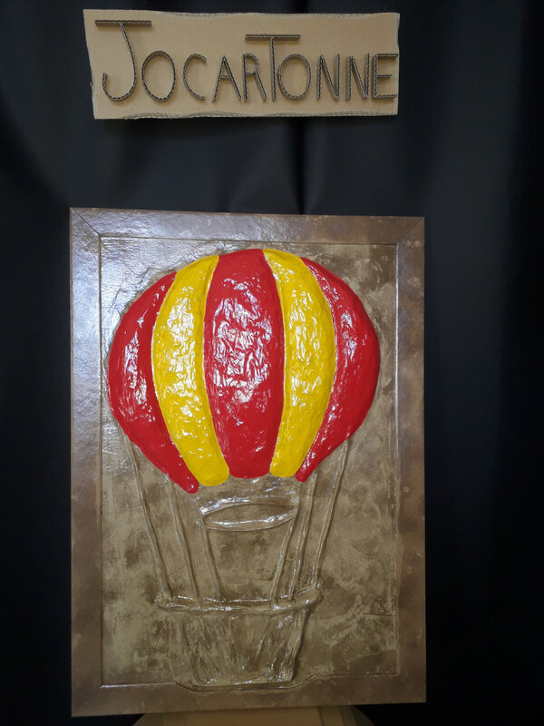 Tableau montgolfière carton papier-mâché aux couleurs de l'Occitanie vernis (5)