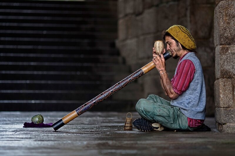 bamboo-didgeridoo-player