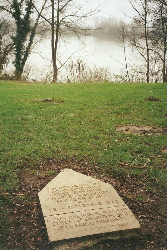 Villequier, plaque Victor Hugo (76)