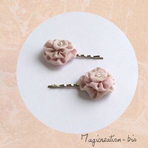 2 barrettes pinces fleurs rose pale triple yoyo 2