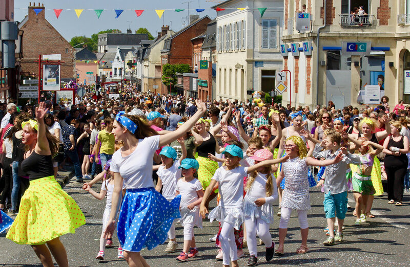 CAVALCADE 2018 défilé rue de Vervins